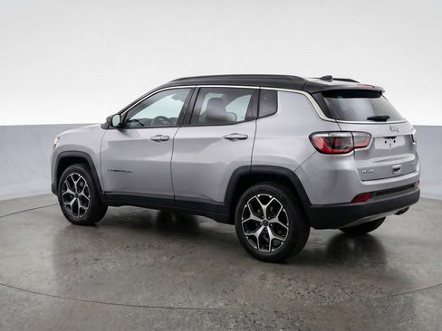 Used 2025 Jeep Compass Limited image 6