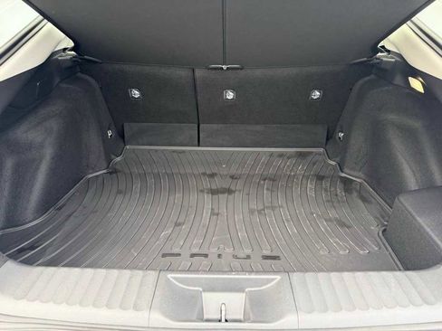 Used 2024 Toyota Prius LE image 6
