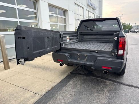 Used 2023 Honda Ridgeline Black Edition image 9
