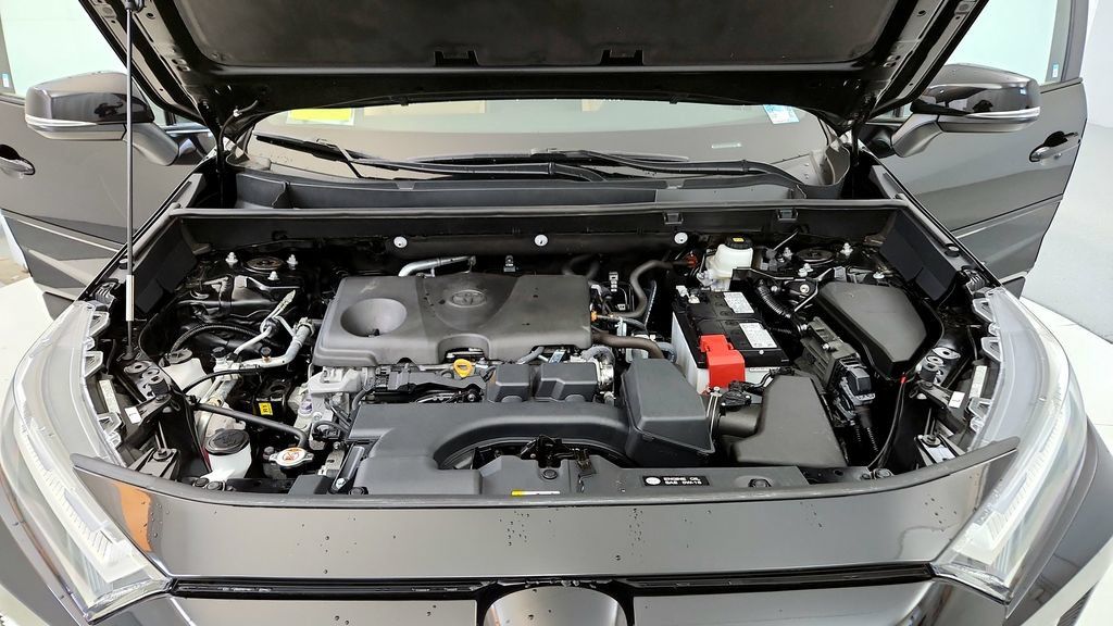 Certified 2025 Toyota RAV4 XLE AWD/4WD image 15