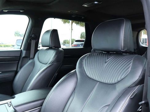 Used 2024 Hyundai Palisade Calligraphy image 11