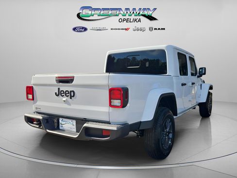 New 2025 Jeep Gladiator Sport image 7