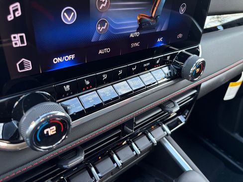 New 2025 Chevrolet Colorado Z71 w/ Z71 Convenience Package 2 image 6