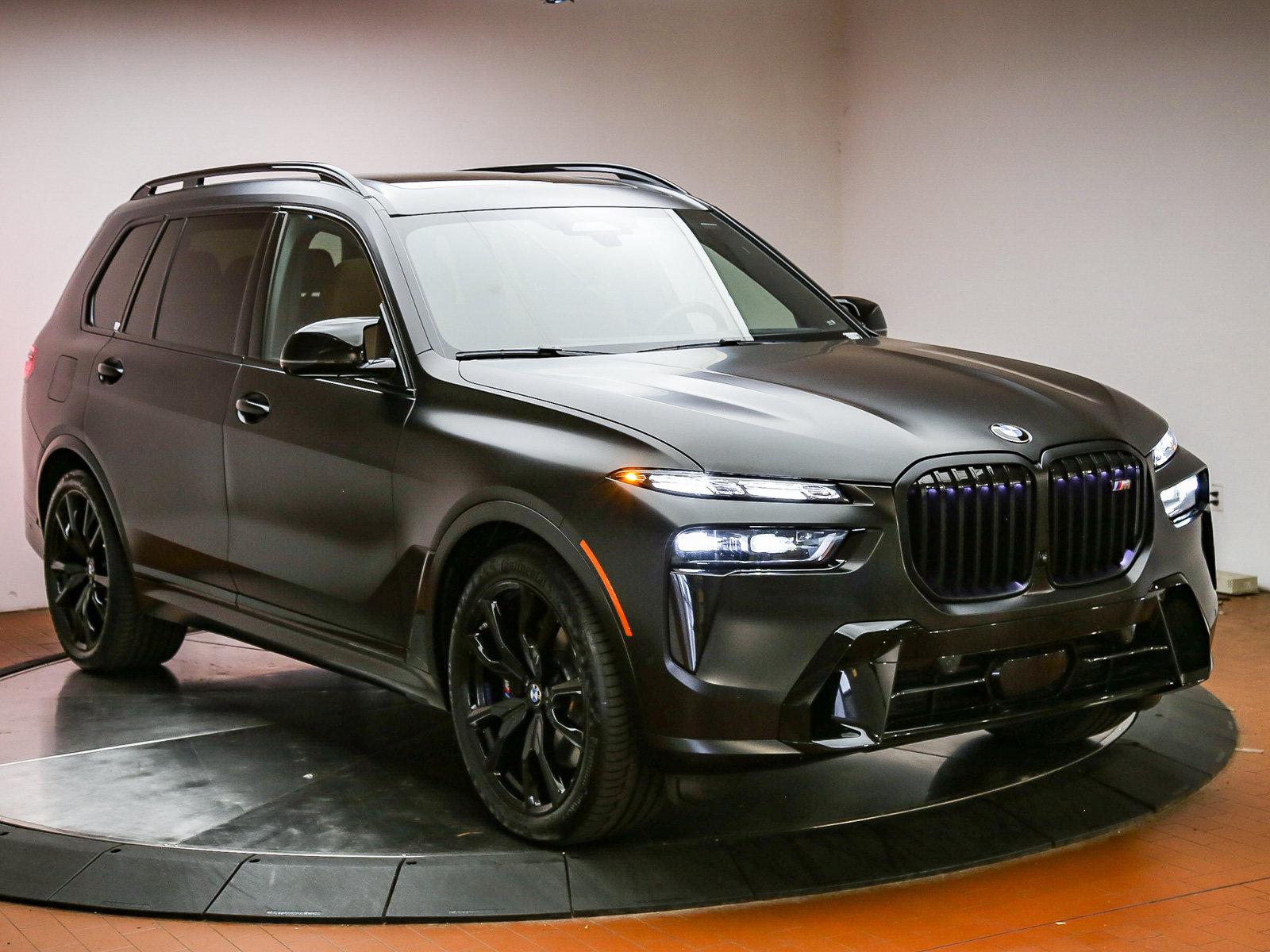 Certified 2024 BMW X7 M60i w/ Executive Package AWD/4WD image 3