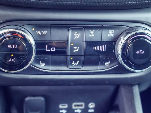 Used 2021 Chevrolet TrailBlazer LT w/ Convenience Package image 6