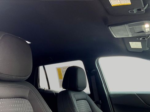 Used 2025 Chevrolet Equinox LT FWD image 19