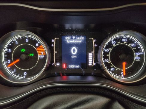 Used 2019 Jeep Cherokee Latitude w/ Popular Appearance Group image 23