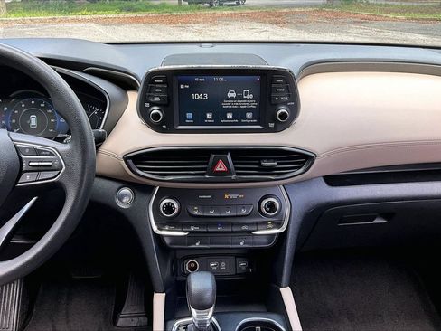 Used 2020 Hyundai Santa Fe SEL FWD image 9