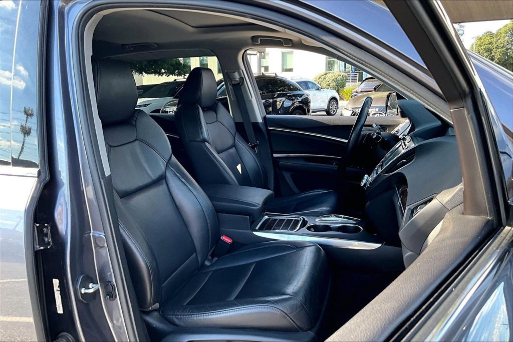 Used 2018 Acura MDX w/ Technology Package FWD image 9