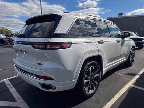 Certified 2023 Jeep Grand Cherokee Overland AWD/4WD image 7