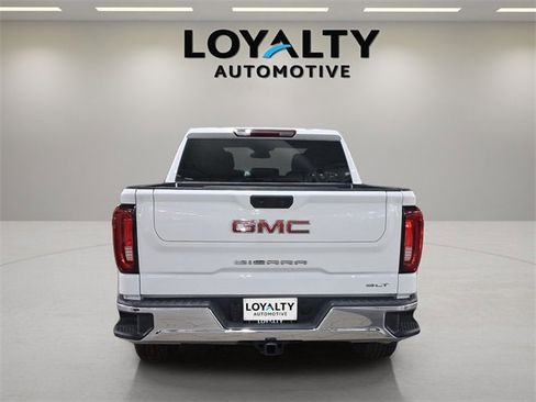 Used 2025 GMC Sierra 1500 SLT image 4