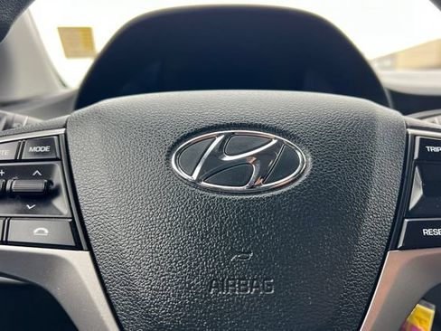 Used 2021 Hyundai Accent SE FWD image 37