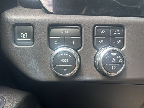 Used 2024 GMC Sierra 1500 SLT w/ SLT Premium Plus Package AWD/4WD image 16
