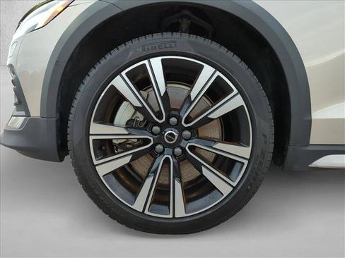 Used 2024 Volvo V60 B5 Cross Country Ultimate w/ Protection Package Premier AWD/4WD image 24