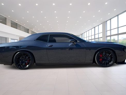 Used 2016 Dodge Challenger SRT Hellcat RWD image 3