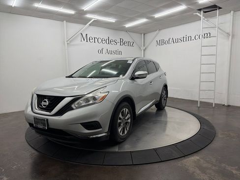 Used 2017 Nissan Murano S image 3