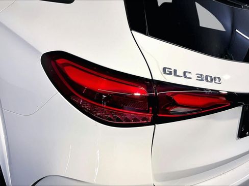 New 2026 Mercedes-Benz GLC 300 4MATIC image 5