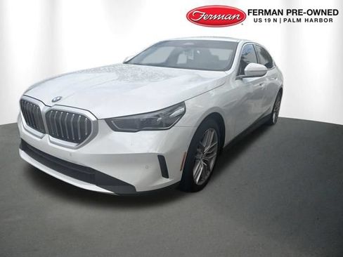 Used 2024 BMW 530i w/ Convenience Package RWD image 3