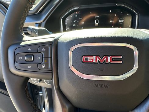 Used 2025 GMC Sierra 1500 AT4 w/ AT4 Premium Package image 26