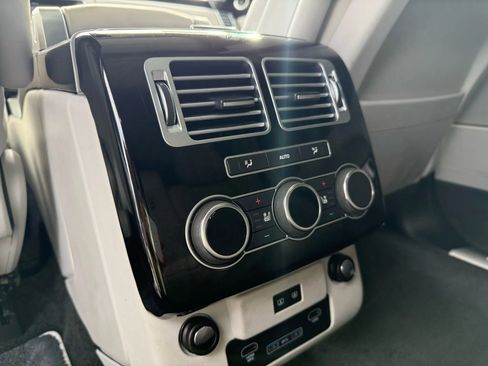 Used 2017 Land Rover Range Rover Long Wheelbase Autobiography image 26