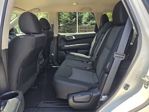 Used 2020 Nissan Pathfinder SV AWD/4WD image 17