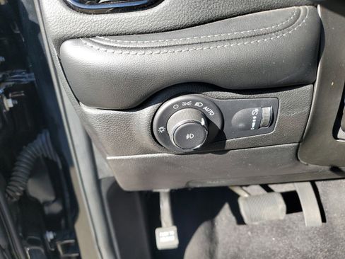 Certified 2022 Dodge Durango SXT image 27