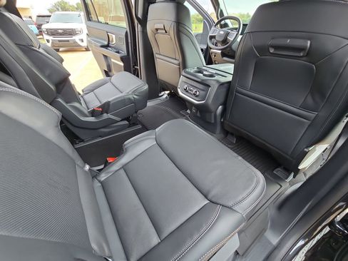 New 2025 Ford Expedition Platinum w/ Stealth Performance Package image 11