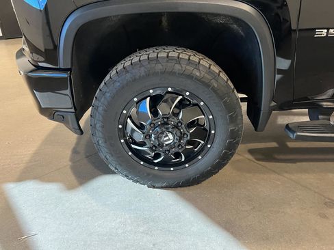 Used 2021 Chevrolet Silverado 3500 High Country image 44