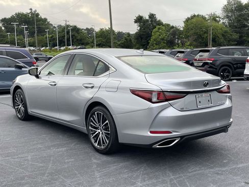 Used 2024 Lexus ES 350 w/ Premium Package FWD image 5