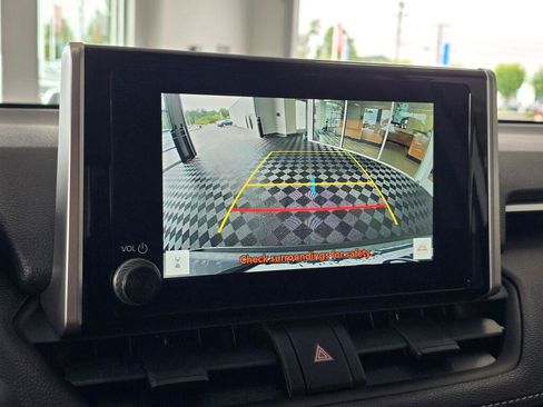 Used 2025 Toyota RAV4 XLE w/ Convenience Package AWD/4WD image 28