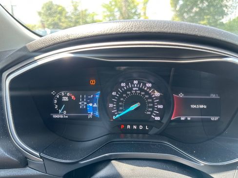 Used 2020 Ford Fusion SE FWD image 36
