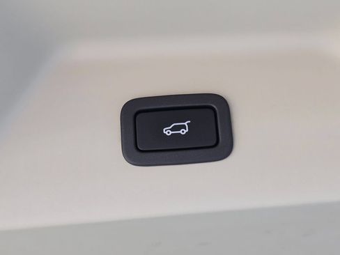 Used 2016 Land Rover Range Rover Supercharged AWD/4WD image 16
