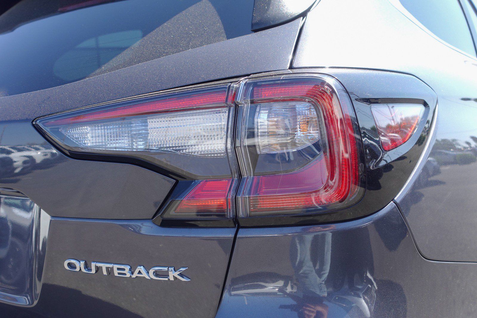 Certified 2025 Subaru Outback Limited AWD/4WD image 5