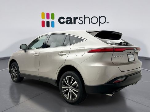 Used 2021 Toyota Venza LE AWD/4WD image 3