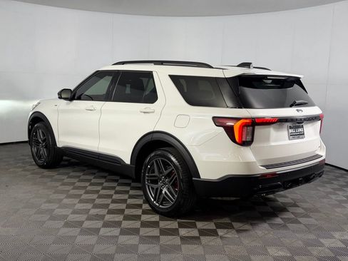 Used 2025 Ford Explorer ST-Line w/ ST-Line Street Pack AWD/4WD image 7