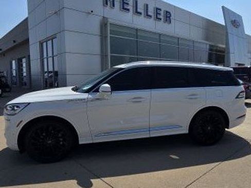 Used 2021 Lincoln Aviator Reserve w/ Equipment Group 210A AWD/4WD image 3