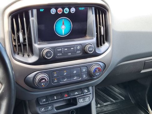 Used 2017 Chevrolet Colorado Z71 AWD/4WD image 12