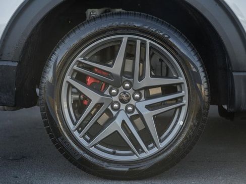 Used 2025 Ford Explorer ST-Line w/ ST-Line Street Pack image 20