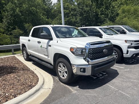 Used 2018 Toyota Tundra SR5 w/ SR5 Upgrade Package RWD image 5