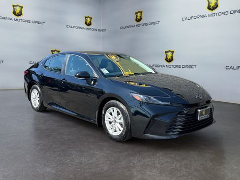 Used 2025 Toyota Camry LE w/ Convenience Package FWD image 7