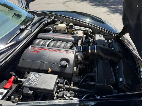 Used 2007 Chevrolet Corvette Coupe w/ Preferred Equipment Group RWD image 22