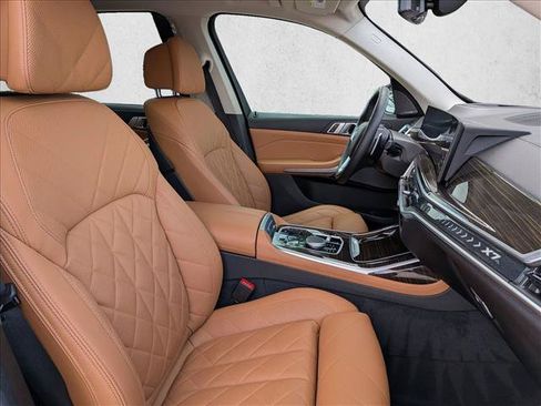Used 2023 BMW X7 xDrive40i w/ Premium Package AWD/4WD image 23