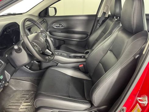 Used 2019 Honda HR-V EX-L image 2