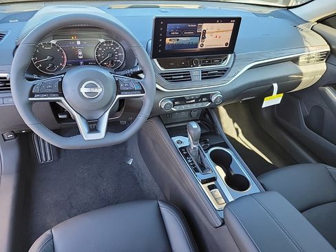 New 2025 Nissan Altima 2.5 SL image 18