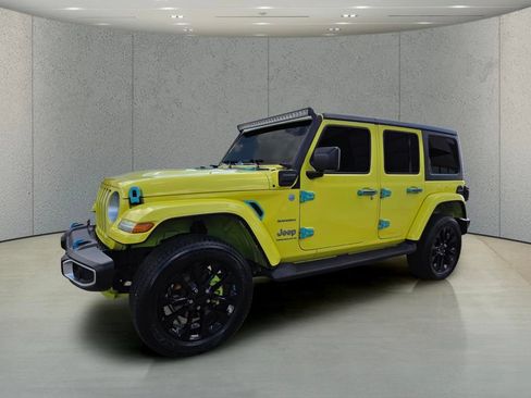 Used 2023 Jeep Wrangler Unlimited Sahara AWD/4WD image 9