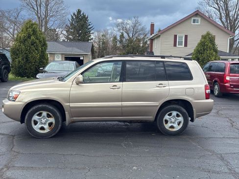 Used 2005 Toyota Highlander 4WD image 12