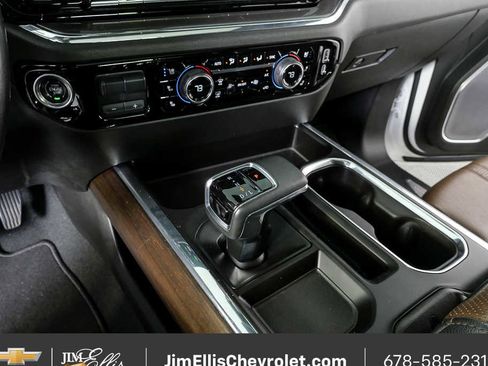 Used 2023 Chevrolet Silverado 1500 High Country w/ High Country Premium Package AWD/4WD image 17