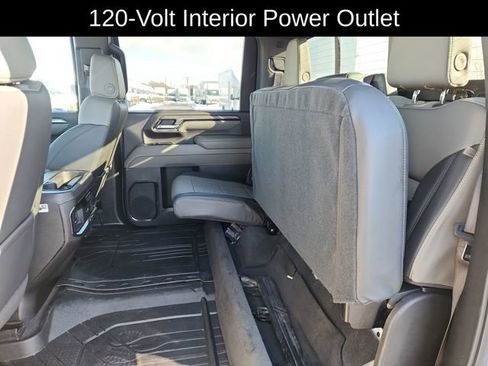 Used 2025 Chevrolet Silverado 2500 ZR2 w/ Technology Package image 30