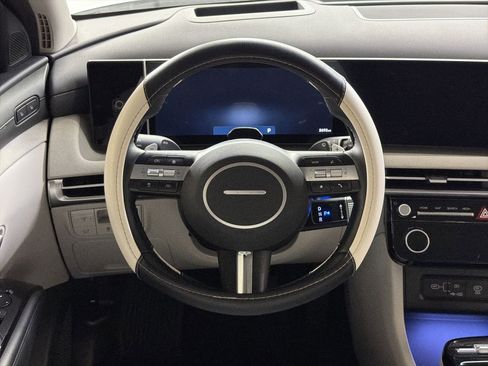 Used 2025 Hyundai Tucson Limited FWD image 18
