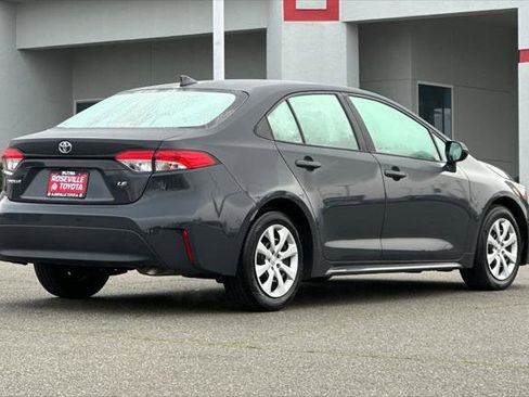 Certified 2025 Toyota Corolla LE image 2
